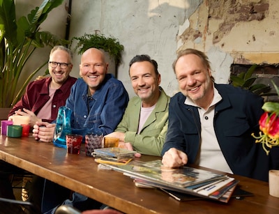Radio Veronica-dj’s als Ekdom en Stenders gaan weekend weg met tien vriendengroepen
