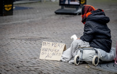 Arrestaties na verkoop dochter voor 5000 euro en 5 flessen whisky