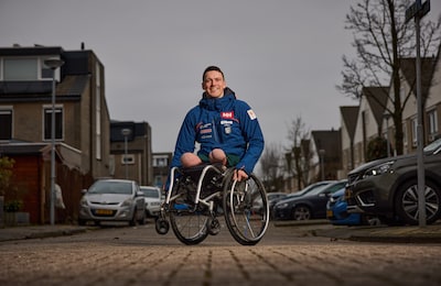 Niels (27) verloor beide benen, maar won een lade vol medailles: ‘Hoef mij niet te schamen’