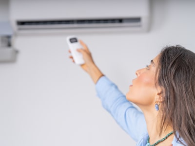 Energieprijs piekt door loeiende airco’s: dynamische prijs woensdag naar 1,10 euro per kWh