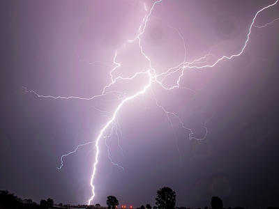 Code geel vanaf dinsdagmiddag om onweer en windstoten