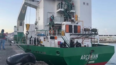 Record van 30 tot 45 ton coke gepakt op schip uit Sierra Leone, Nederlanders aangehouden