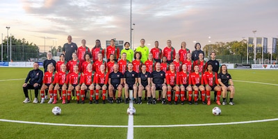 Wit voetbalbroekje in de ban voor alle leden voetbalclub: vrouwen vinden het niet fijn bij ongesteldheid