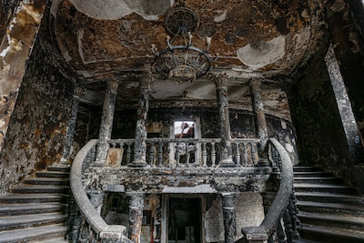 Heropend theater in Marioepol voelt voor overlevenden als klap in het gezicht: ‘Dit is pure provocatie’