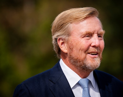 De rol van de Oranjes in het koloniaal verleden? Koning Willem-Alexander krijgt resultaten van ‘zijn’ onderzoek