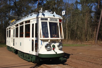 Nederlands Openluchtmuseum viert dertig jaar historische tram
