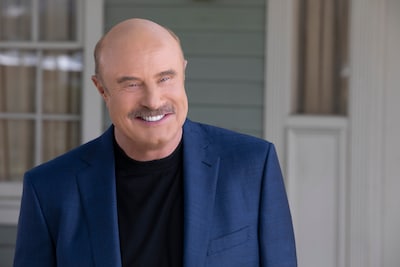 Dr. Phil in de clinch met groot tv-station: bedrijf eist 430 miljoen euro van hem