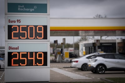 Omzet van tankstations langs de grens daalt tot 50 procent door gestegen brandstofprijzen, zegt brancheorganisatie