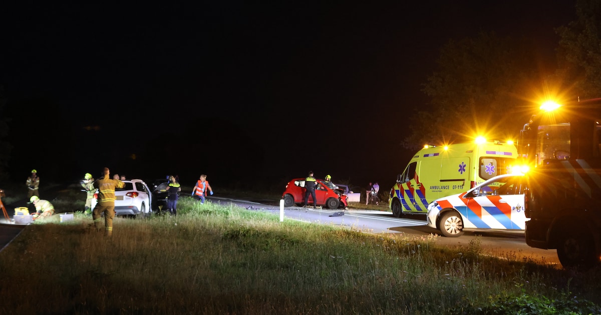 Zwaargewonde na ongeval op het water bij Banjaardstrand in Kamperland, slachtoffer per helikopter naar ziekenhuis.