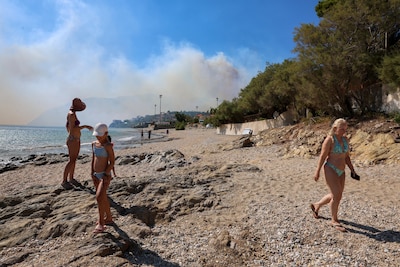 LIVE Natuurbranden | Twee brandweerlieden omgekomen bij natuurbrand op Kreta