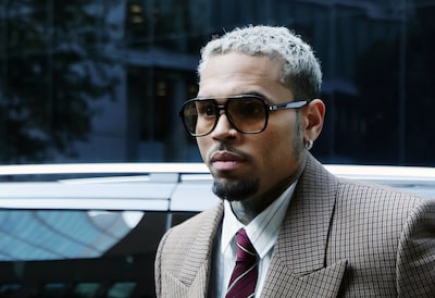 Chris Brown moet 13 miljoen betalen na hondenaanval