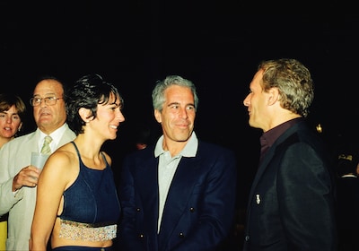 Vrouwen speelden rol in Epsteins misbruik: zij regelden hotels en gaven verweninstructies