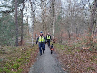 Hoe een ‘ongelooflijk fitte’ opa Albert (79) over hoog hek klimt en verdwijnt: familie staat machteloos