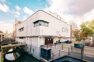 City-bioscoop heeft een nieuwe huurder, buitenexpositie Femicide en dit wil je ook lezen