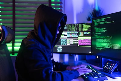 Russische hackers lezen mee in WhatsApp en Signal: topbestuurders, militairen en ambtenaren slachtoffer