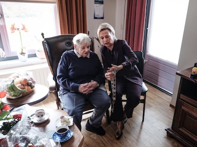 Winterswijkse Jo viert haar 106e verjaardag en woont nog zelfstandig: ‘De oudste? Nou, nou ik leef gewoon’