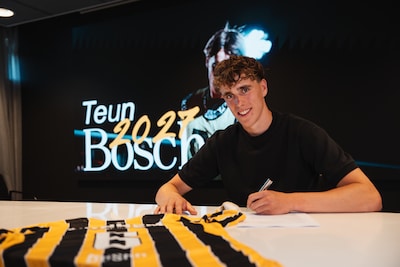 Vitesse geeft talentvolle middenvelder half jaar na komst van NEC een contract