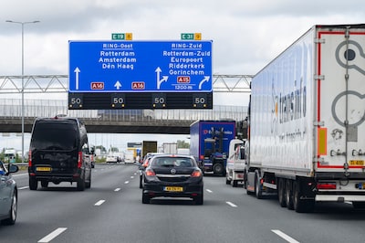 Regio Rotterdam staat ‘ongekend’ verkeersinfarct te wachten, deze oplossingen dragen inwoners aan