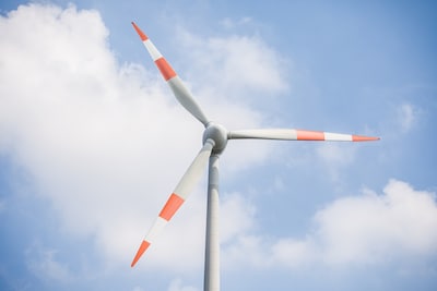 Net nieuwe windmolenwiek dreigt naar beneden te vallen: Duitse snelweg, vlak bij Limburg, dicht