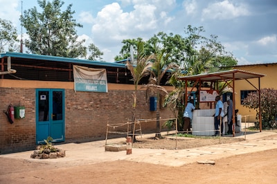 Vluchtelingen naar Rwanda sturen, kan dat wel? ‘Situatie is minder zwart-wit dan ik dacht’