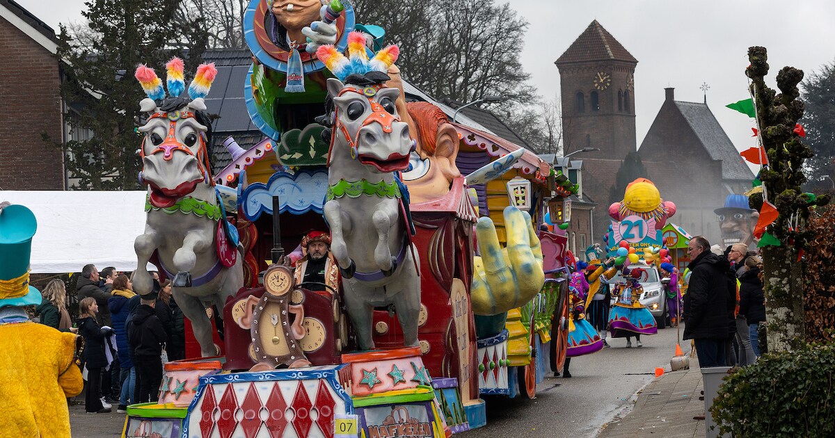 Angerlo maakt zich op voor Halfvasten: bouw van feesttent bij ...