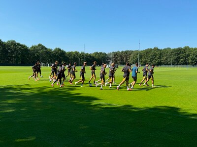 Vitesse iets later op trainingsveld • Veel bekijks op Papendal