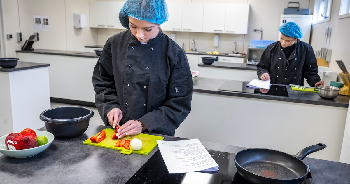 Vmbo-praktijkexamens gaan bijna van start, maar blijven onderbelicht: ‘Meer waardering voor wat leer