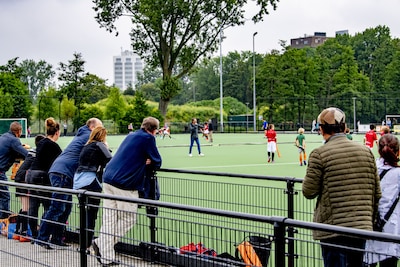 Hockeyclubs zoeken uitweg: ouders de gordijnen in om ‘lagere’ selectie van kroost