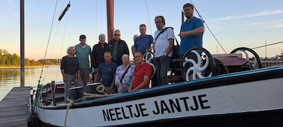 Combitocht met stadswandeling en boottocht in Tiel