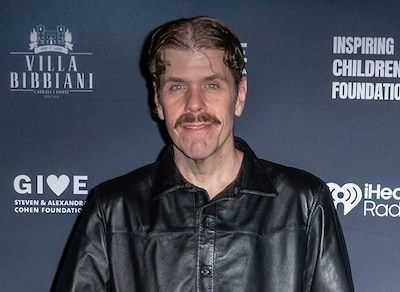 ‘Gossipblogger Perez Hilton met spoed opgenomen na streamen schokkende beelden’