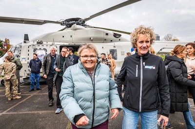 ‘Stiekem’ interviewt Evelien van de Jostiband DJ La Fuente over 5 mei: ‘Ik word best wel blij van jou’