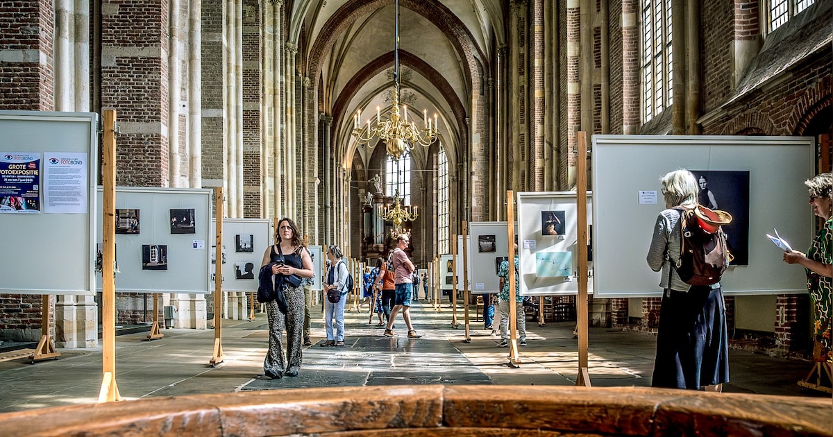Fotobond viert in Lebuinuskerk 200 jaar fotografie met groots evenement