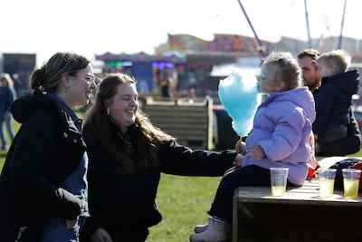 Vragender verandert één weekend per jaar in een slagveld met ronkende trekkers én kinderkermis