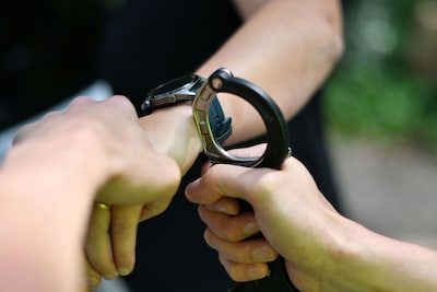 Dieven beroven juwelier van 2000 euro aan sieraden en komen de dag erna terug voor meer