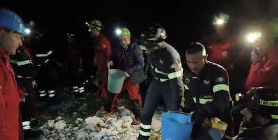 Italiaanse grotverkenner (31) na 27 uur gered uit grot op Sardinië