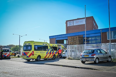 Bedrijfsongeval Arnhem blijkt onwelwording, chauffeur met spoed naar ziekenhuis