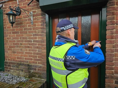 Woning in Geitenkamp gesloten na vondst wapens, harddrugs en vuurwerk: huurder op straat gezet
