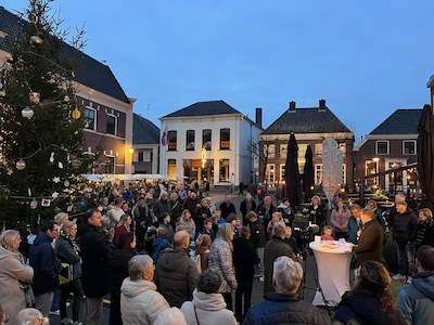 Aalten onthult maatschappelijke Wensboom