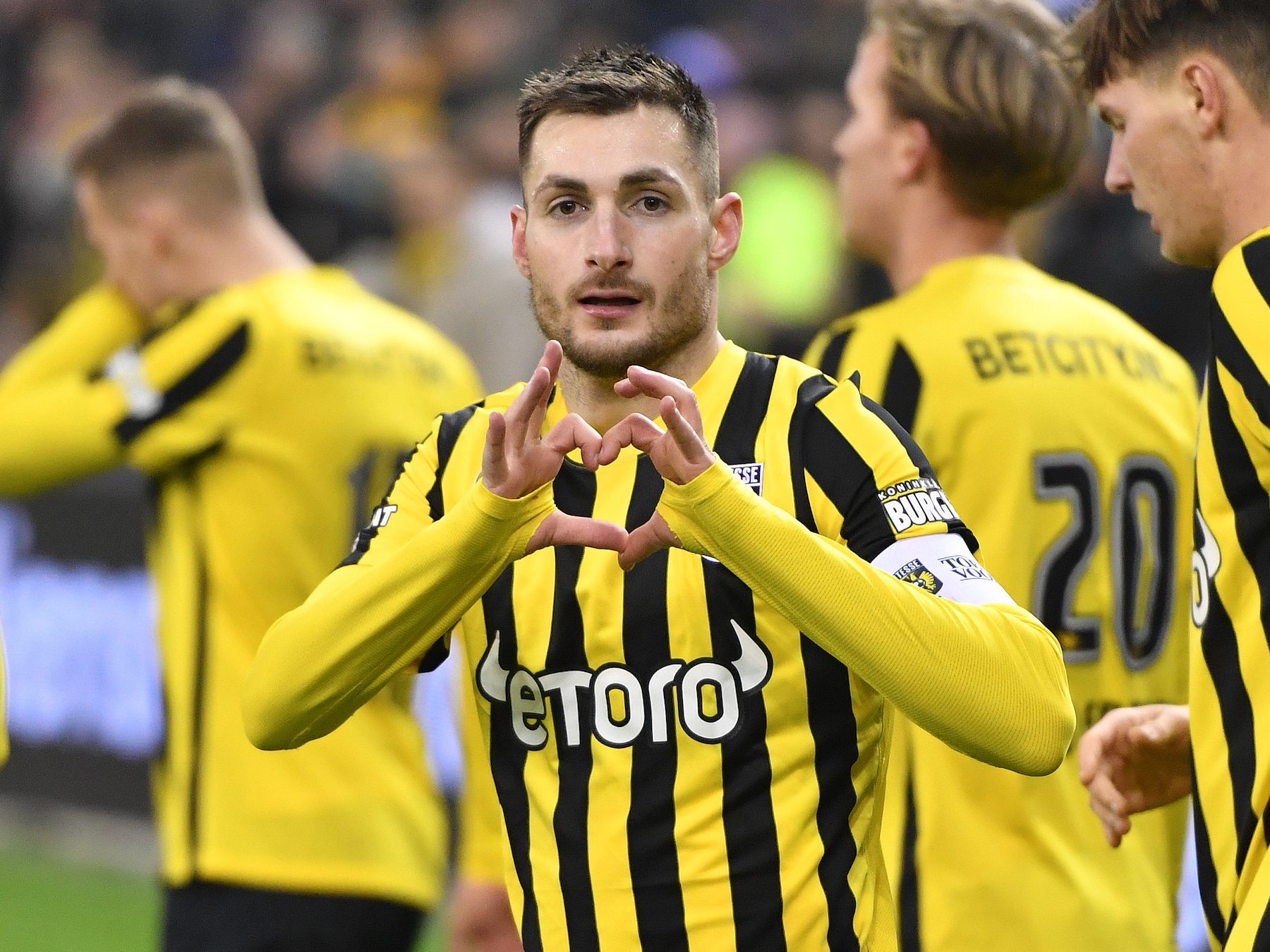 Trots overheerst bij Vitesse na thriller in GelreDome: ‘Er heerste een geweldige voetbalsfeer’