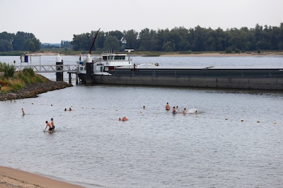 Duits zwemverbod in Rijn na doden bij ‘Paradijsstrand’: ‘Stroming valt niet in te schatten’