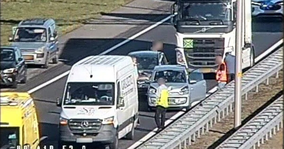 Linkerrijstrook van A1 dicht na botsing bij Terschuur