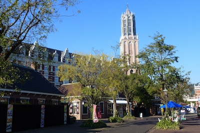 Video: de Domtoren staat in… Japan! Check dit bizarre Japanse mini-Nederland in pretparkvorm