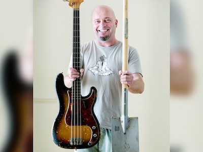 Mondo Leone vertelt over de bas waarmee hij dertig jaar samen was (en speelt er ook op)