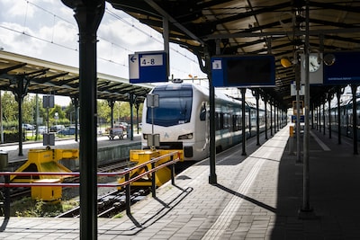 Vakbonden dreigen met één stakingsdag per week tot aan kerst in streekvervoer