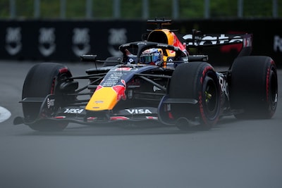 LIVE Formule 1 | Max Verstappen ziet Lewis Hamilton snel dichterbij komen, Nederlander mag hopen op eerste podium van het jaar