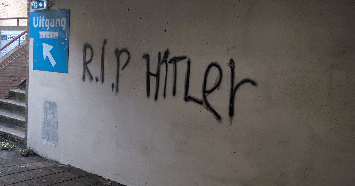 Muren in parkeergarage Zeist beklad met ‘R.I.P. Hitler’, hakenkruizen en antisemitische leuzen