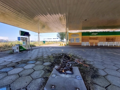 Het ‘spooktankstation’ aan de A12 wordt binnenkort gesloopt, daarna gaat de rustplaats helemaal dicht