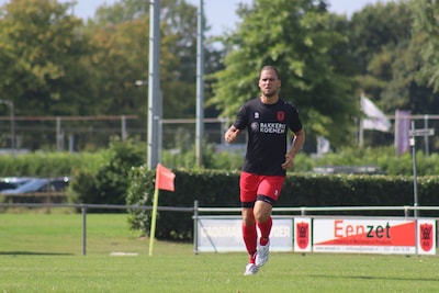 Thomas (33) moest plots weer keepen, voor het eerst in zes jaar: ‘Natuurlijk ga ik dan onder de lat 