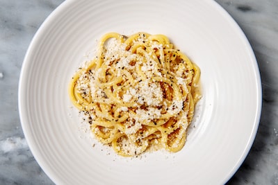 Italianen woedend om Britse versie van traditionele pasta ‘cacio e pepe’