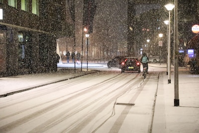 Code geel door sneeuwval in Friesland en Groningen, plaatselijk glad